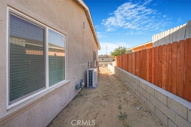 Detail Gallery Image 25 of 28 For 16105 Tawney Ridge Ln, Victorville,  CA 92394 - 3 Beds | 2 Baths