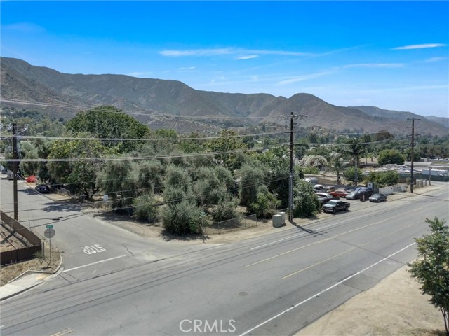 5 Grand, Lake Elsinore CA: https://media.crmls.org/medias/0bd91088-9a9e-4cce-8da8-e334b6b0106f.jpg