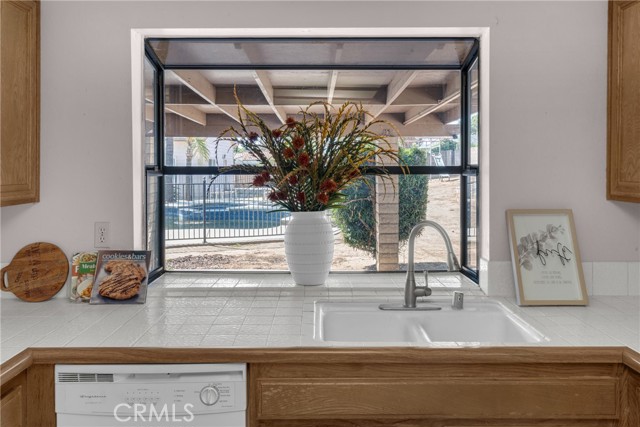 Detail Gallery Image 13 of 47 For 264 Loma Verde, Colton,  CA 92324 - 3 Beds | 2 Baths