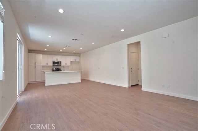 Detail Gallery Image 5 of 19 For 139 Grove Ct, Perris,  CA 92571 - 3 Beds | 2/1 Baths