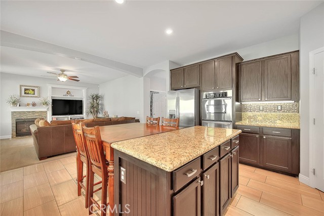 8758 Aspen Court, Riverside CA: https://media.crmls.org/medias/0bd9d226-2855-40af-9dc0-da8093978895.jpg