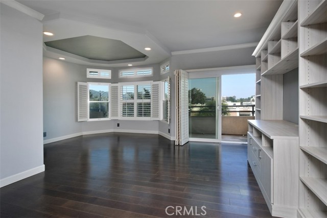Detail Gallery Image 3 of 23 For 4230 Colfax Ave #201,  Studio City,  CA 91604 - 2 Beds | 2 Baths