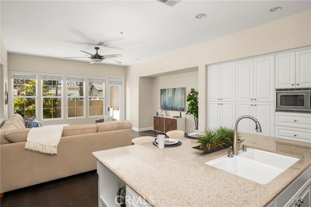 21270 Elda Cir, Huntington Beach CA: https://media.crmls.org/medias/0bdb7172-7e2b-4d9f-b2c5-2ee6c2ba56b2.jpg
