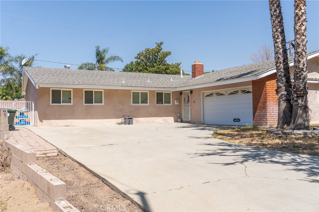5394 N Mayfield Avenue