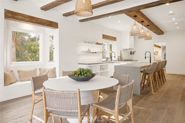 27405 Pacific Coast Highway, Malibu CA: https://media.crmls.org/medias/0bdc5200-bd99-44bc-9c59-ddc7cf76d077.jpg