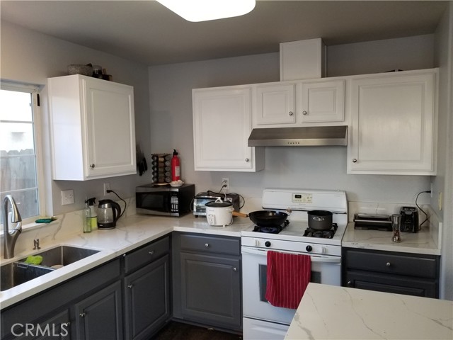 Detail Gallery Image 3 of 39 For 3758 Larkspur, Merced,  CA 95348 - 5 Beds | 3/1 Baths