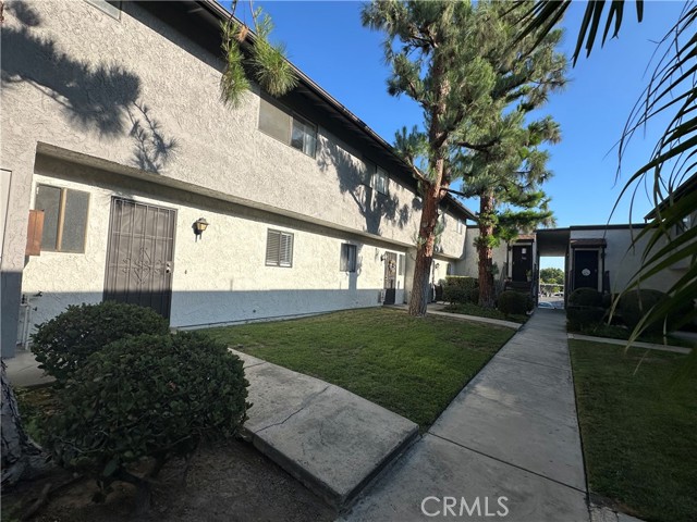 632 E Birch, Brea CA: https://media.crmls.org/medias/0bdcb3f0-7310-43f0-9535-5af67213fe18.jpg