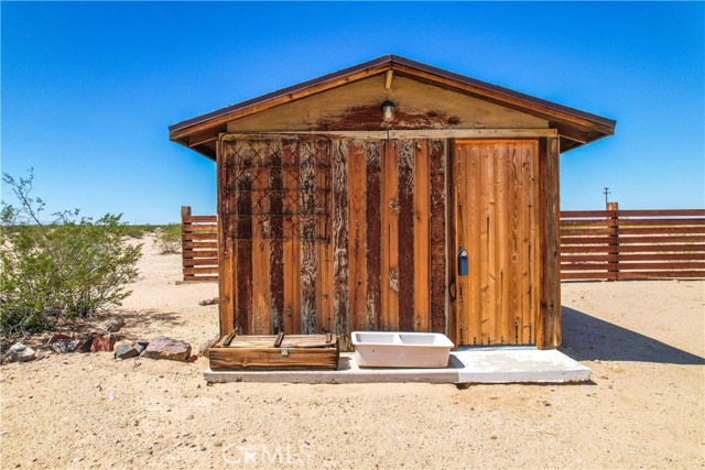 Detail Gallery Image 22 of 39 For 66488 Pole Line Rd, Joshua Tree,  CA 92252 - 0 Beds | 1 Baths