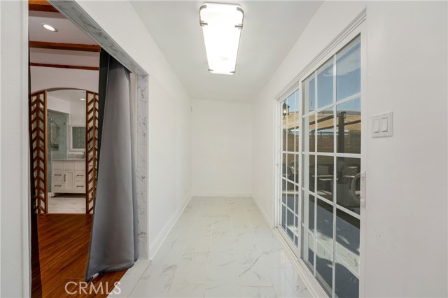 6059 Vantage Avenue, Valley Glen CA: https://media.crmls.org/medias/0bdd3908-949a-4ff0-8c3f-71b6ab7d5daa.jpg