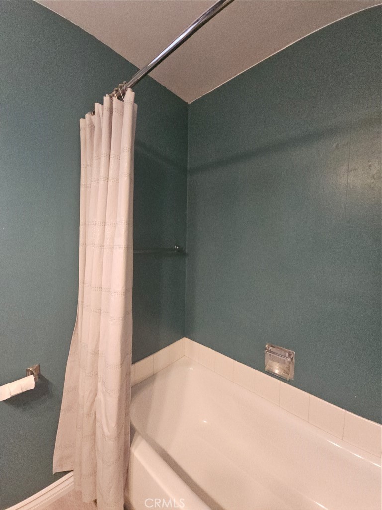 https://media.crmls.org/medias/0bdd6780-a1c2-4f06-a6cc-c9266c302791.jpg?preset=X-Large