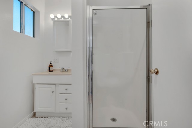 Detail Gallery Image 11 of 58 For 17435 Burma, Encino,  CA 91316 - 3 Beds | 2 Baths