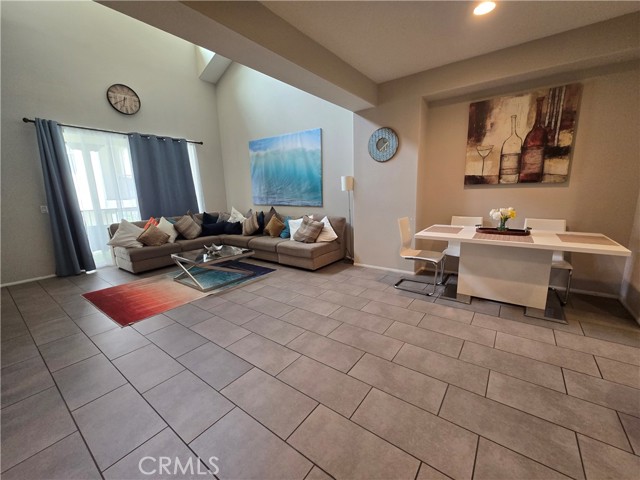 1865 Orizaba Avenue, Signal Hill CA: https://media.crmls.org/medias/0bdf0514-5496-4399-8924-81a2abde55d1.jpg