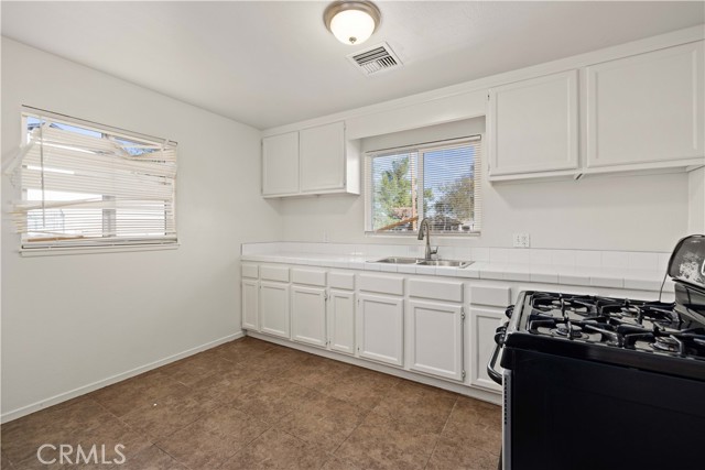 Detail Gallery Image 10 of 29 For 626 W Avenue H12, Lancaster,  CA 93534 - 4 Beds | 1 Baths