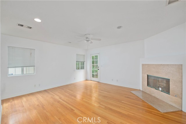 Detail Gallery Image 19 of 31 For 17420 Collins St, Encino,  CA 91316 - 3 Beds | 3 Baths