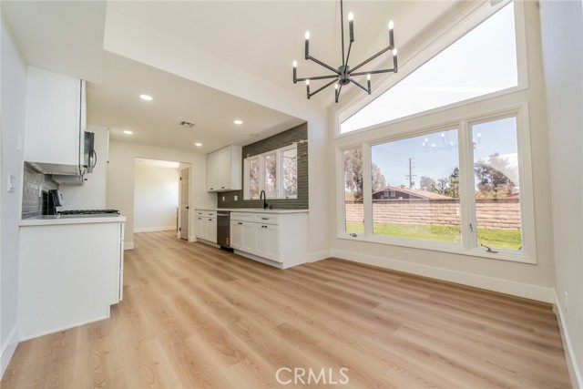 Detail Gallery Image 15 of 46 For 10524 58th St, Jurupa Valley,  CA 91752 - 5 Beds | 3/1 Baths