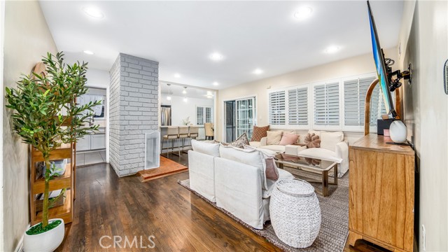 Detail Gallery Image 5 of 20 For 15852 Index St, Granada Hills,  CA 91344 - 3 Beds | 2 Baths