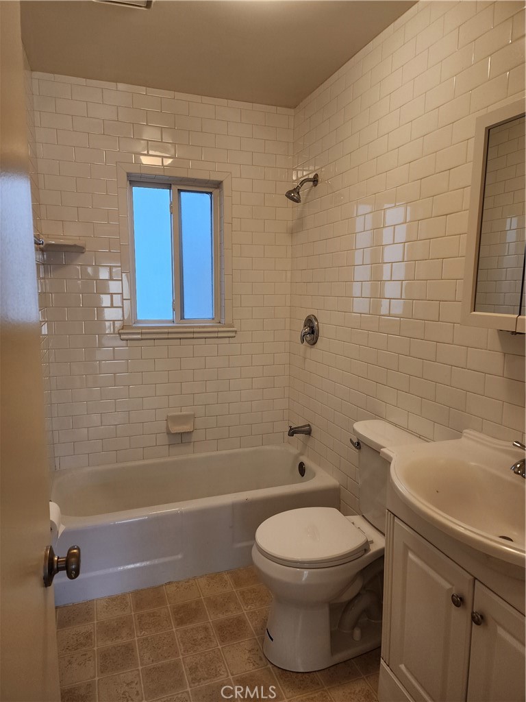 https://media.crmls.org/medias/0be0a1a6-fe1b-4696-96c7-3f99ede50ee2.jpg?preset=X-Large