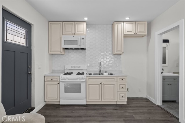 Detail Gallery Image 39 of 41 For 12628 Stagg St, North Hollywood,  CA 91605 - 4 Beds | 2 Baths