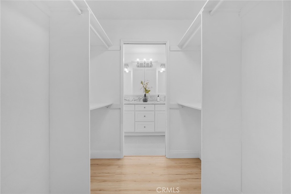 https://media.crmls.org/medias/0be17771-c3be-44c1-8be2-146b17fe3fe1.jpg?preset=X-Large