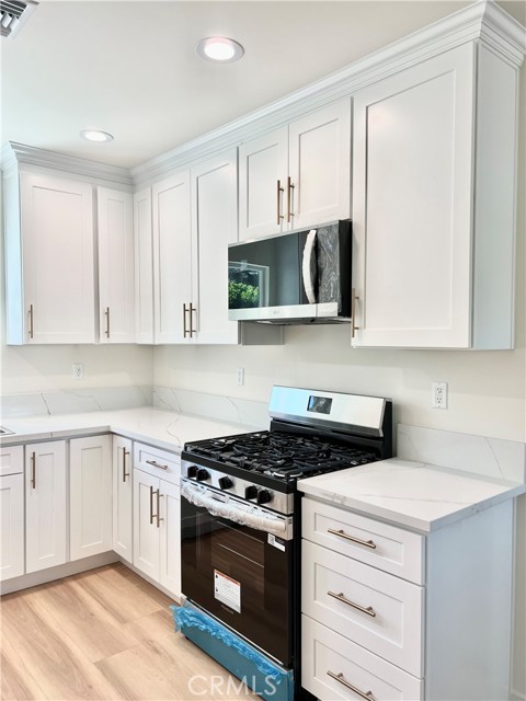 Detail Gallery Image 16 of 21 For 9645 Dale Ave, Sunland,  CA 91040 - 2 Beds | 2 Baths