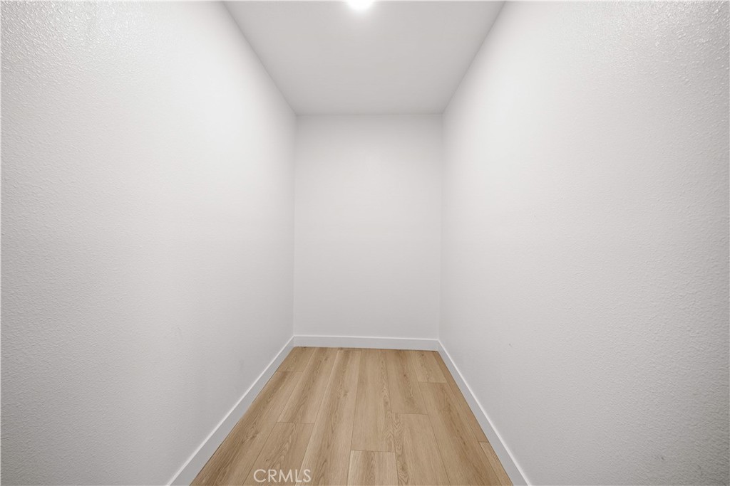 https://media.crmls.org/medias/0be224c5-005a-476b-b986-1237cfd96375.jpg?preset=X-Large