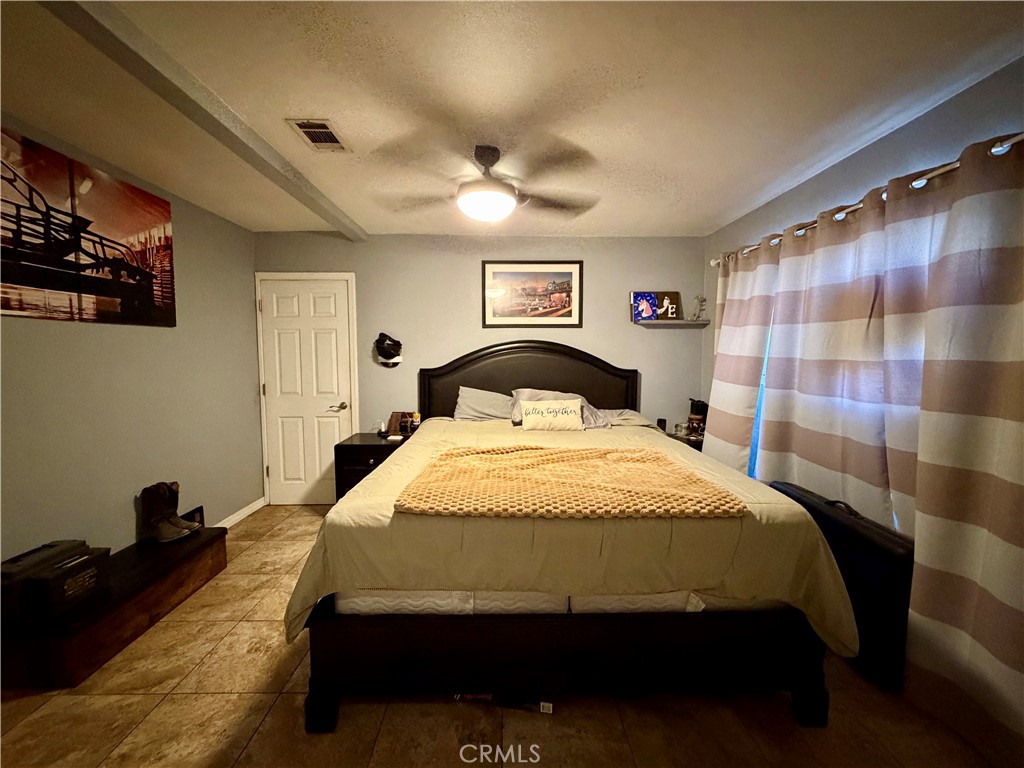 https://media.crmls.org/medias/0be3b216-5014-4629-9b66-89cfa8810cc7.jpg?preset=X-Large