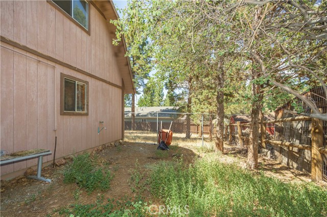 809 San Bernardino Avenue, Sugarloaf CA: https://media.crmls.org/medias/0be3e749-d008-4cfd-b812-356ef6a6c4d8.jpg