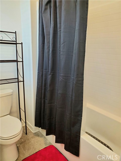 Detail Gallery Image 14 of 23 For 16229 Castello #6,  Fontana,  CA 92336 - 4 Beds | 2/1 Baths