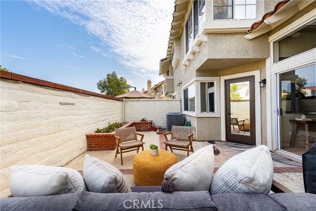 Detail Gallery Image 19 of 38 For 2527 Avenita Alpera, Tustin,  CA 92782 - 2 Beds | 2/1 Baths