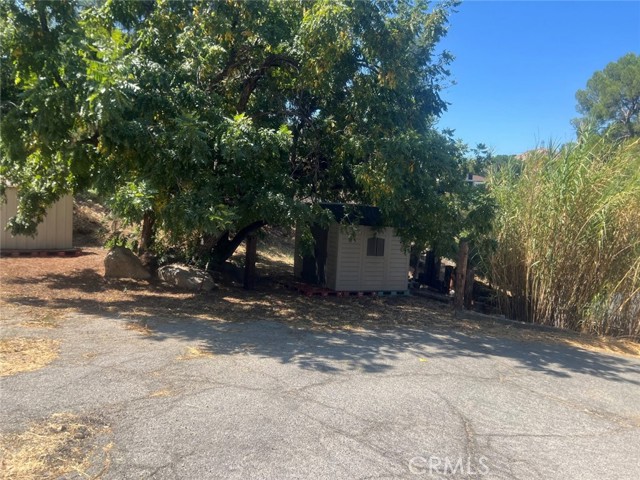 9530 Wheatland Avenue, Shadow Hills CA: https://media.crmls.org/medias/0be507fc-fa21-4245-a4a9-380ff353ec83.jpg