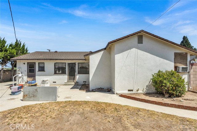 2106 E Cortez E Street, West Covina CA: https://media.crmls.org/medias/0be520c3-1dcd-483a-9f43-24e4436262a4.jpg