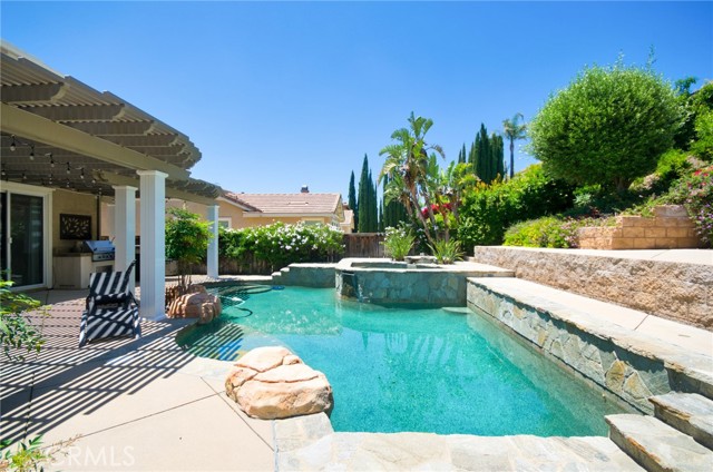 Detail Gallery Image 8 of 29 For 12430 Split Rein Dr, Rancho Cucamonga,  CA 91739 - 4 Beds | 2/1 Baths