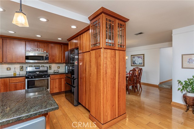 Detail Gallery Image 9 of 45 For 14048 Wagon Mound Rd, –,  CA 91342 - 5 Beds | 3 Baths