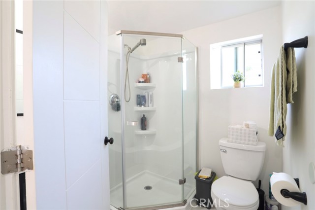 Detail Gallery Image 7 of 35 For 8129 Radford Ave, North Hollywood,  CA 91605 - 6 Beds | 4 Baths