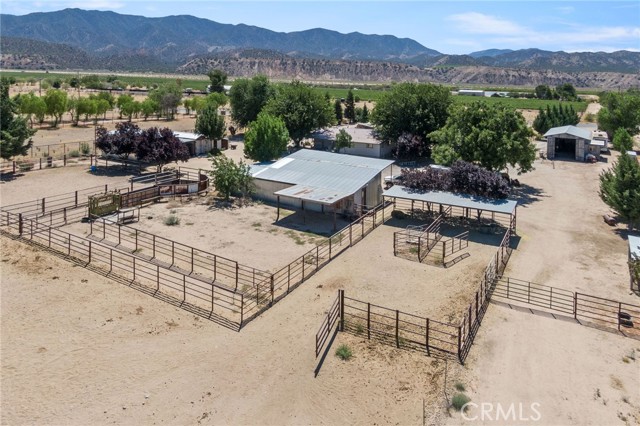 4333 Highway 33, New Cuyama CA: https://media.crmls.org/medias/0be6368e-3d9c-442e-97b3-9925dd857afb.jpg