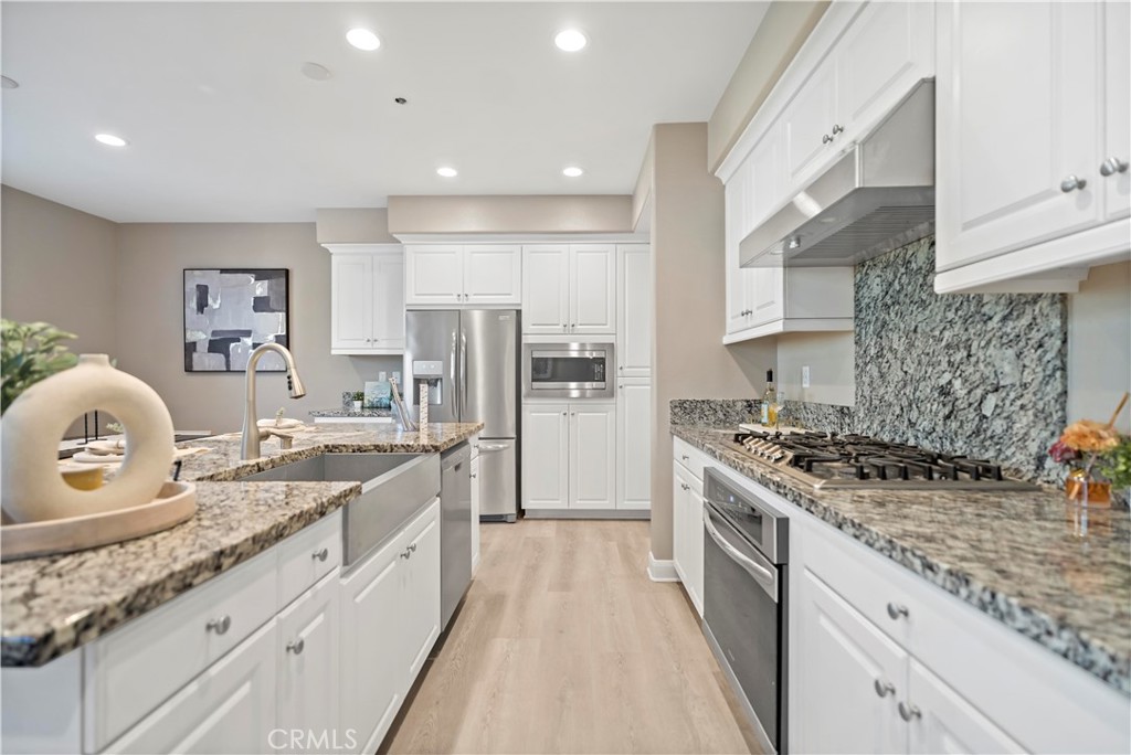 MLS #WS25270586 image #15