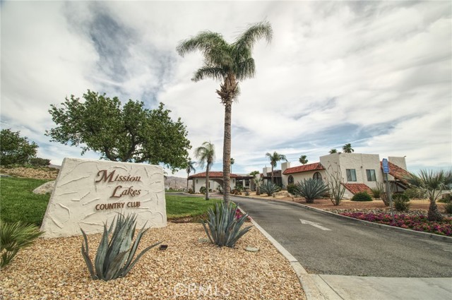 Image 29 of 32 For 9839 9839 Warwick Dr