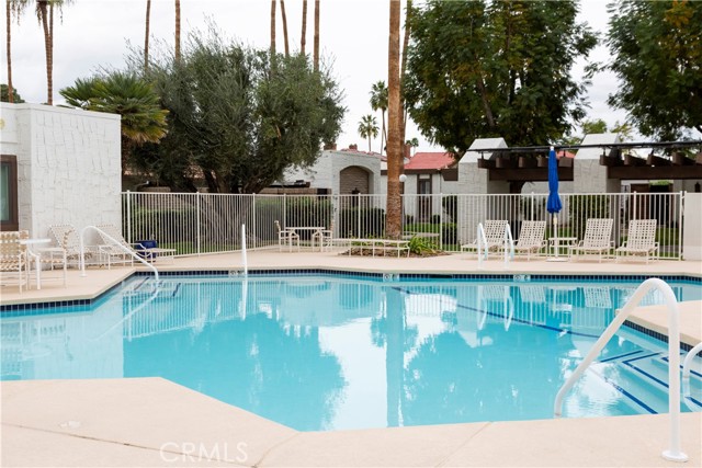 Detail Gallery Image 37 of 43 For 2542 Miramonte #B,  Palm Springs,  CA 92264 - 2 Beds | 2 Baths