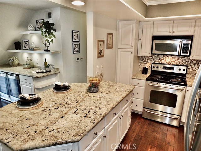 4138 E Mendez Street, Long Beach CA: https://media.crmls.org/medias/0be8aaf4-2463-47d3-b0ed-f2449ef4335a.jpg