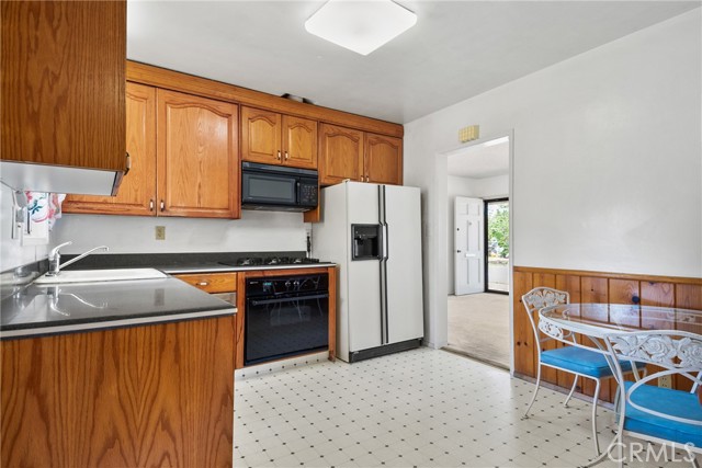 5223 Montair Avenue, Lakewood CA: https://media.crmls.org/medias/0be93c2e-633c-4d9e-a885-6e01ea747919.jpg