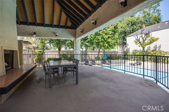 5644 Etiwanda Avenue, Tarzana CA: https://media.crmls.org/medias/0be9a499-ad7c-4b3b-b2c3-ba109d7c1e14.jpg
