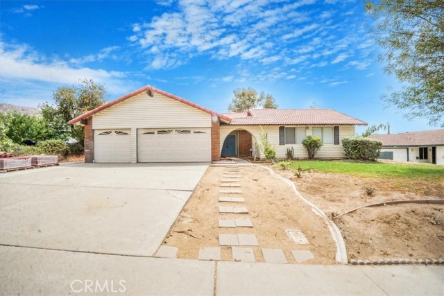 Detail Gallery Image 31 of 44 For 220 W Blaine St, Riverside,  CA 92507 - 5 Beds | 2 Baths
