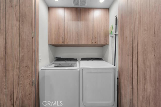 Detail Gallery Image 24 of 36 For 2713 Carnegie Ln #B,  Redondo Beach,  CA 90278 - 5 Beds | 4 Baths