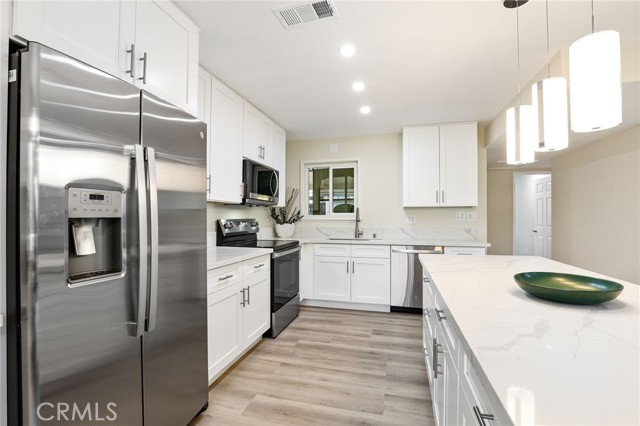 Detail Gallery Image 5 of 15 For 2270 via Puerta #N,  Laguna Woods,  CA 92637 - 2 Beds | 2 Baths