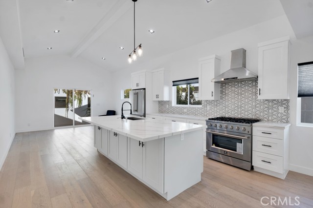 Detail Gallery Image 16 of 54 For 4941 Hesperia Ave, Encino,  CA 91316 - 5 Beds | 4 Baths