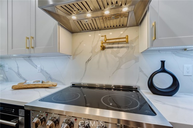 Detail Gallery Image 26 of 74 For 11919 Mayfield, Los Angeles,  CA 90049 - 3 Beds | 3 Baths