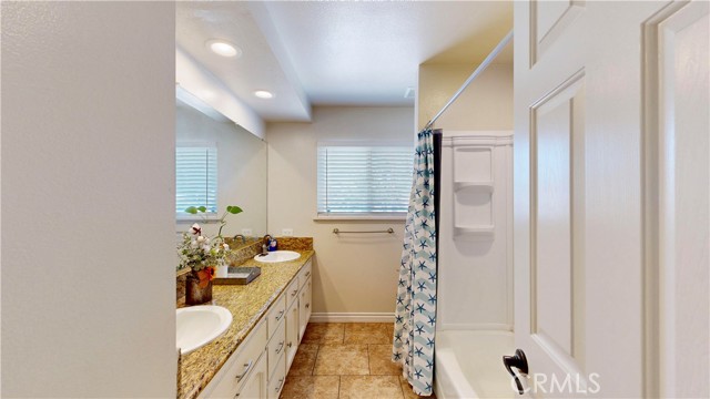 15460 Mandan Road, Apple Valley CA: https://media.crmls.org/medias/0bec0e20-9c68-4738-b5e9-166d56659e72.jpg