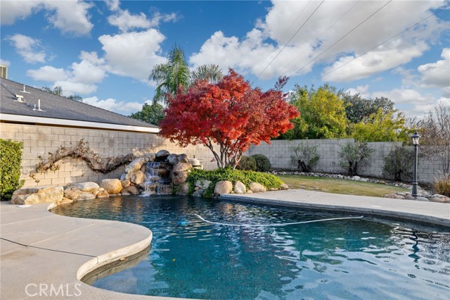 Detail Gallery Image 33 of 47 For 6001 Meadow Glen, Bakersfield,  CA 93306 - 3 Beds | 2 Baths