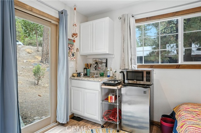 24990 Marion Ridge Drive, Idyllwild CA: https://media.crmls.org/medias/0bec2d7e-64c2-44f4-9df7-40f001e76382.jpg