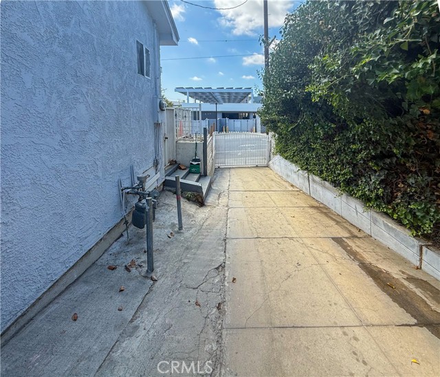 258 N Benton Way, Los Angeles CA: https://media.crmls.org/medias/0bec53af-a2f8-4870-a7dd-20d9f8a4c50d.jpg